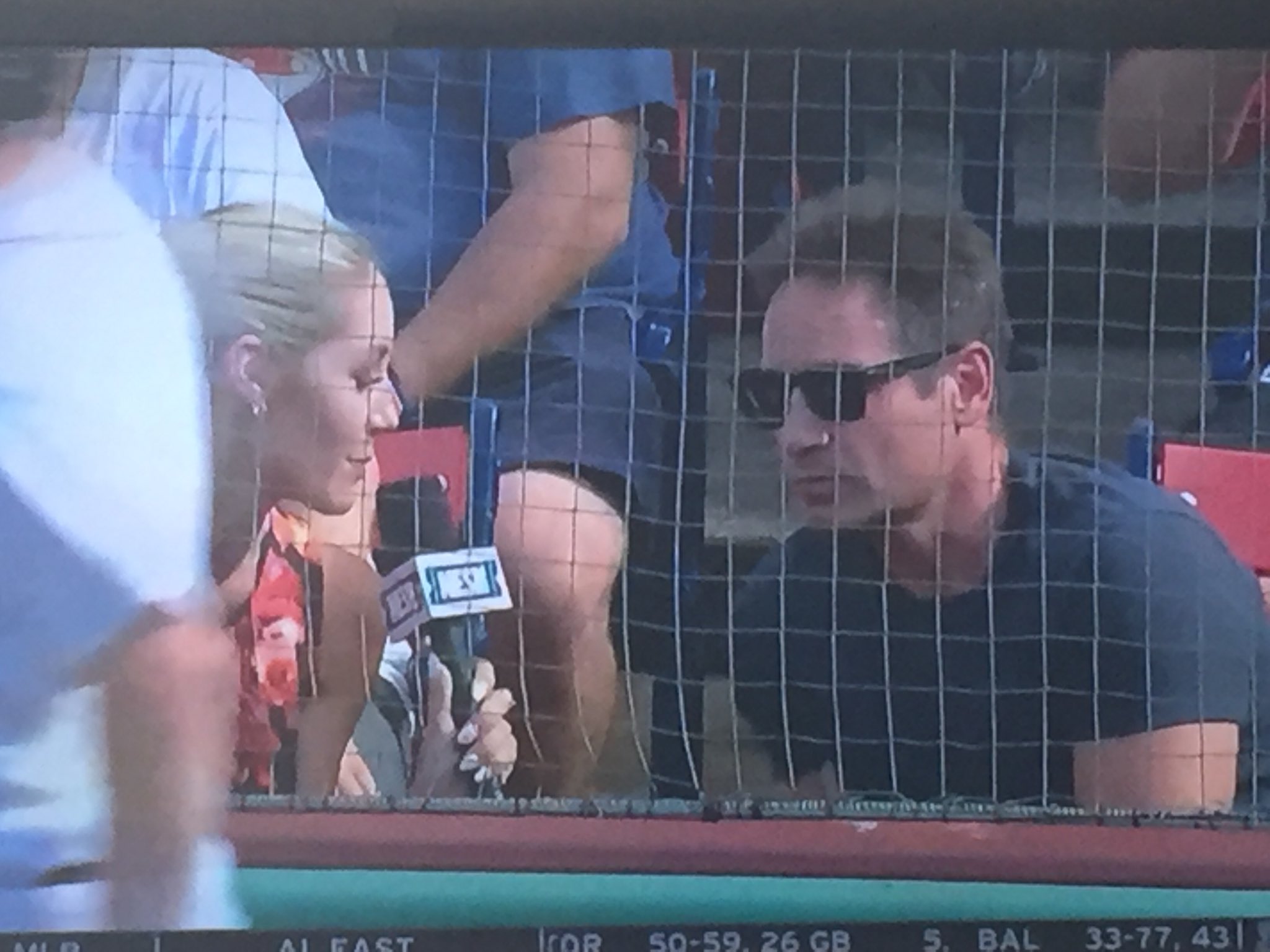 2018/08/04 - David at the Red Sox game at Fenway Park in Boston DjyHulnU0AAz18X