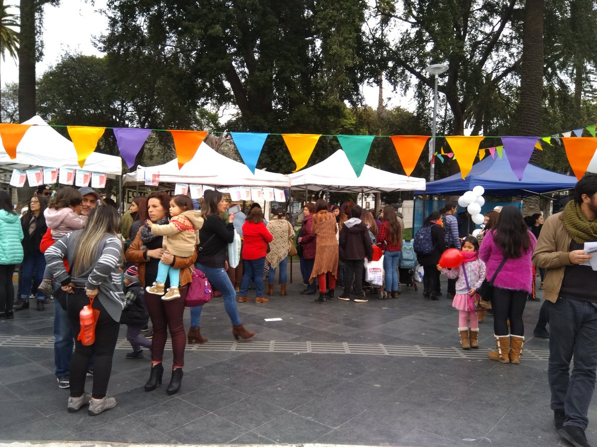 mspt_v_region's tweet photo. Ya estamos en el Acto Familiar en #Valparaiso en #ParqueItalia exigiendo #JusticiaParaAmelia y #SaludDignaParaTodxs junto con la reconstrucción del #CesfamParaLasCañas @biobio https://t.co/z4CWCCkheO