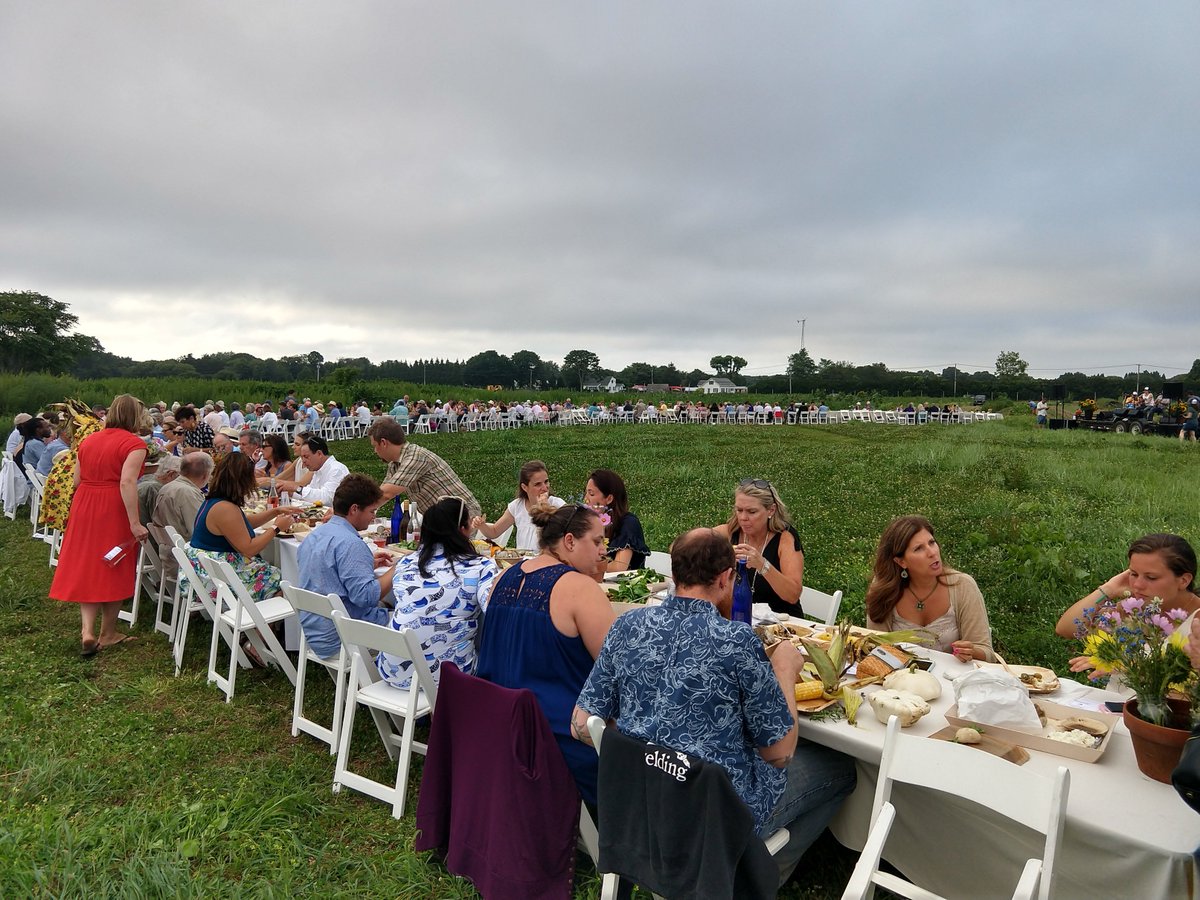 SinghMonique's tweet photo. A wonderful evening spent for a wonderful cause @sharetheharvestfarm #farmtocommunity #farmtopantry #farmingfamily #sharetheharvest https://t.co/lrfHegDCbf