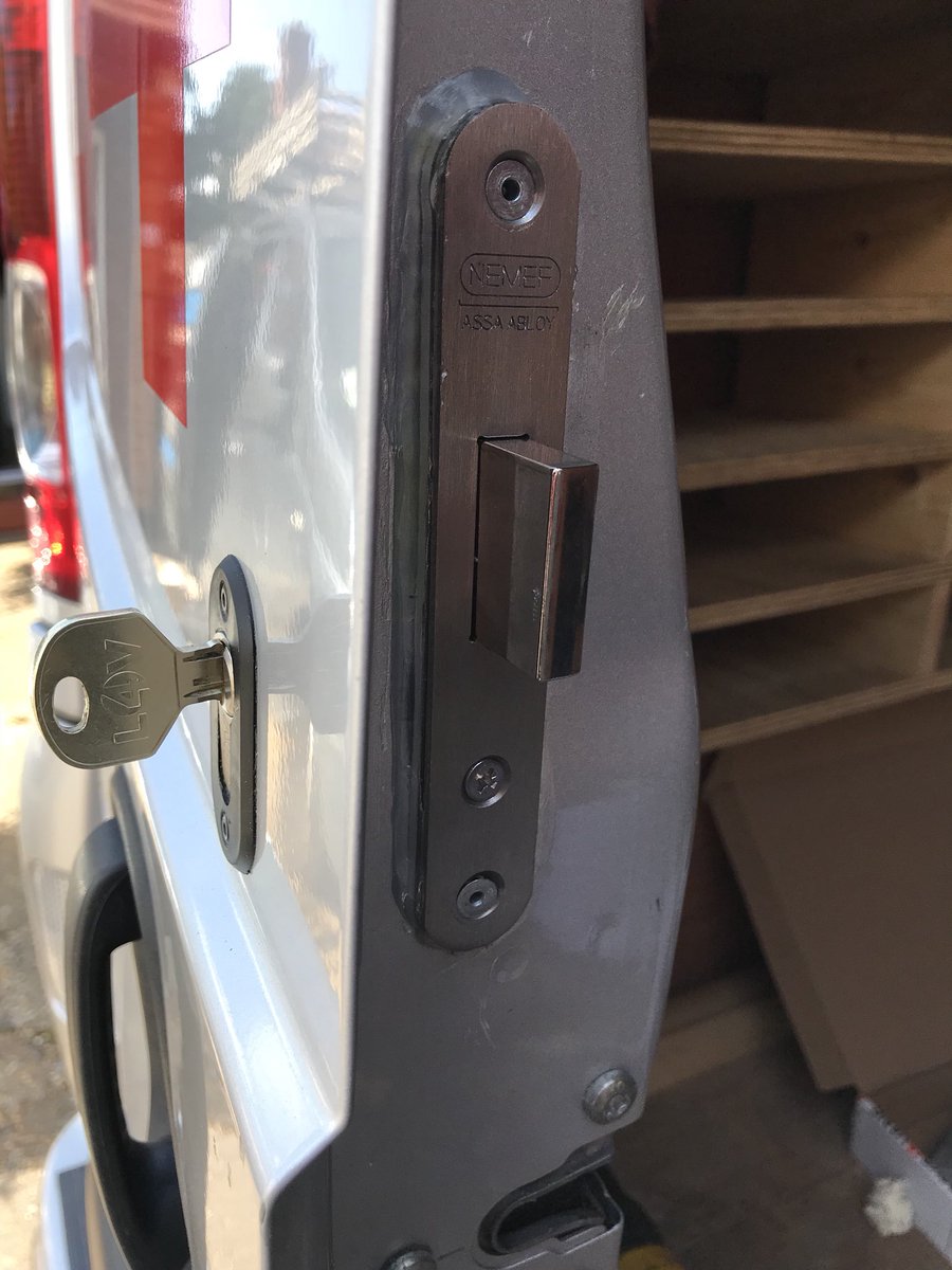 LocksThames's tweet image. Thames Locks is working with Locks4vans to make sure all ford customs are protected from theft🔐🚚 #vans #locks4vans #FordCustom