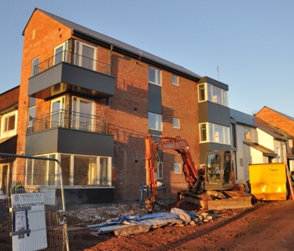 Peterrichmond99's tweet photo. Another great week at BVT,  spending time with Housing colleagues managing homes across Bournville and doing a great job for our customers. BVT is known for its heritage  but there’s so much more going on to create and sustain  flourishing communities #BeBVT https://t.co/MS3lYv88zR