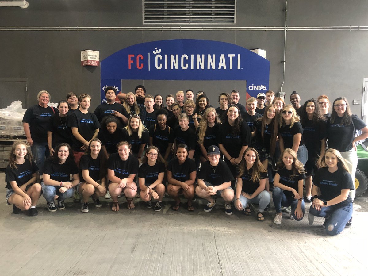 HamiltonChoirs's tweet photo. We’ve arrived at Nippert Stadium to sing the National Anthem at tonight’s @fccincinnati game! https://t.co/3dXbF5TJHB