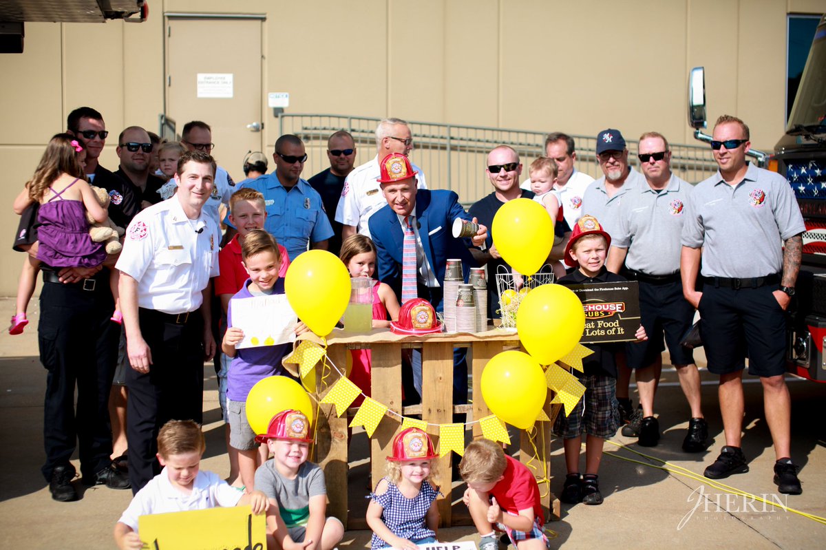 MonarchOutreach's tweet photo. Tomorrow from 12-2 at Monarch House 1 is our Lemonade Stand Fundraiser for Firefighter Craig Shormas who is battling cancer. #FirefighterCancer https://t.co/WpghtyJvPd