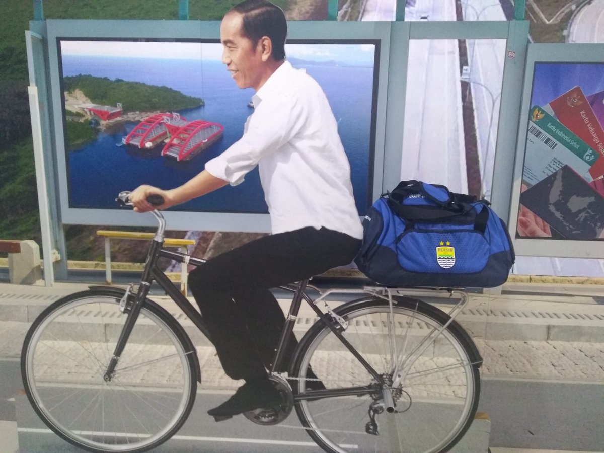 DoelCustom's tweet image. Papa joko driyono? Tenang nak papa Joko Widodo anter sampai juara @officialvpc @v_frontline_pc @VikingUnpad