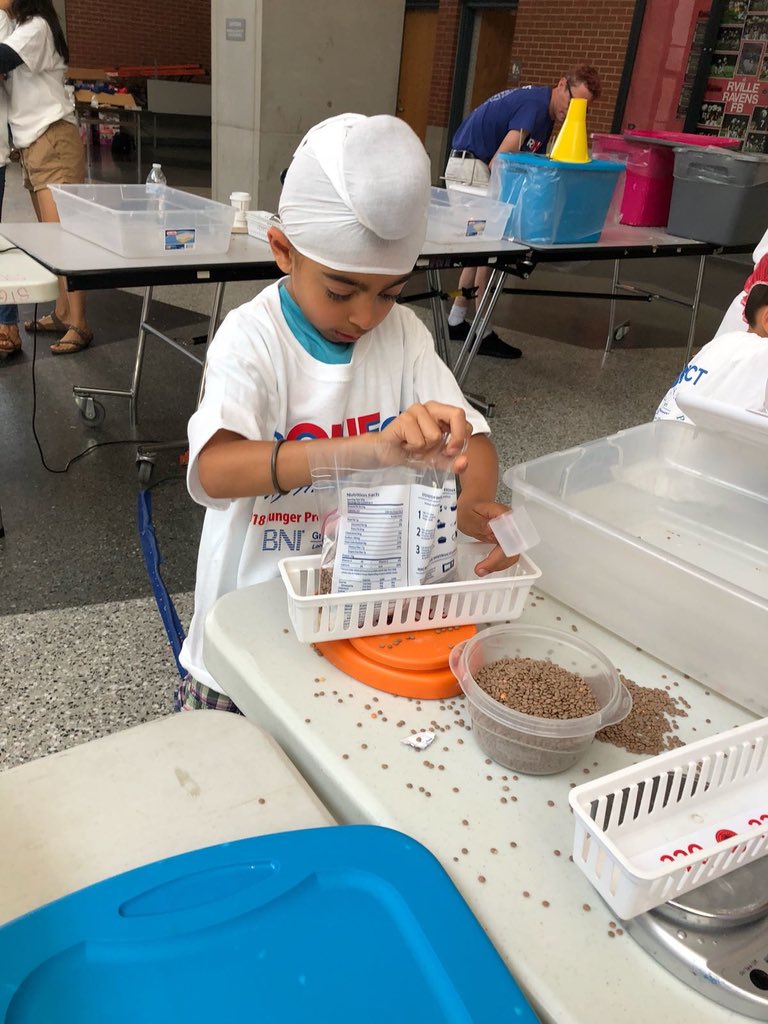 sikh_coalition's tweet photo. Meals will be donated to and distributed by Mercer Street Friends Food Bank and other partners throughout New Jersey as part of the Feeding Children Everywhere program. #RememberOakCreek #DayofSeva #HungerProject2018 #oneprojectnj https://t.co/mshjYgBhDd