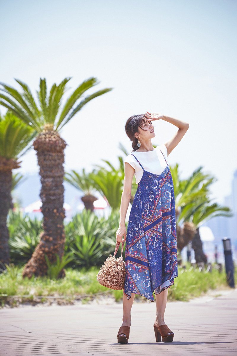 Cancam Jp 今日のコーデ エスニックな柄ワンピを上品かわいくアップデート T Co Vpzchsxd1m