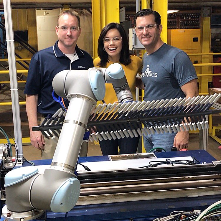 jo-ling-kent-on-twitter-with-the-economy-booming-a-worker-shortage