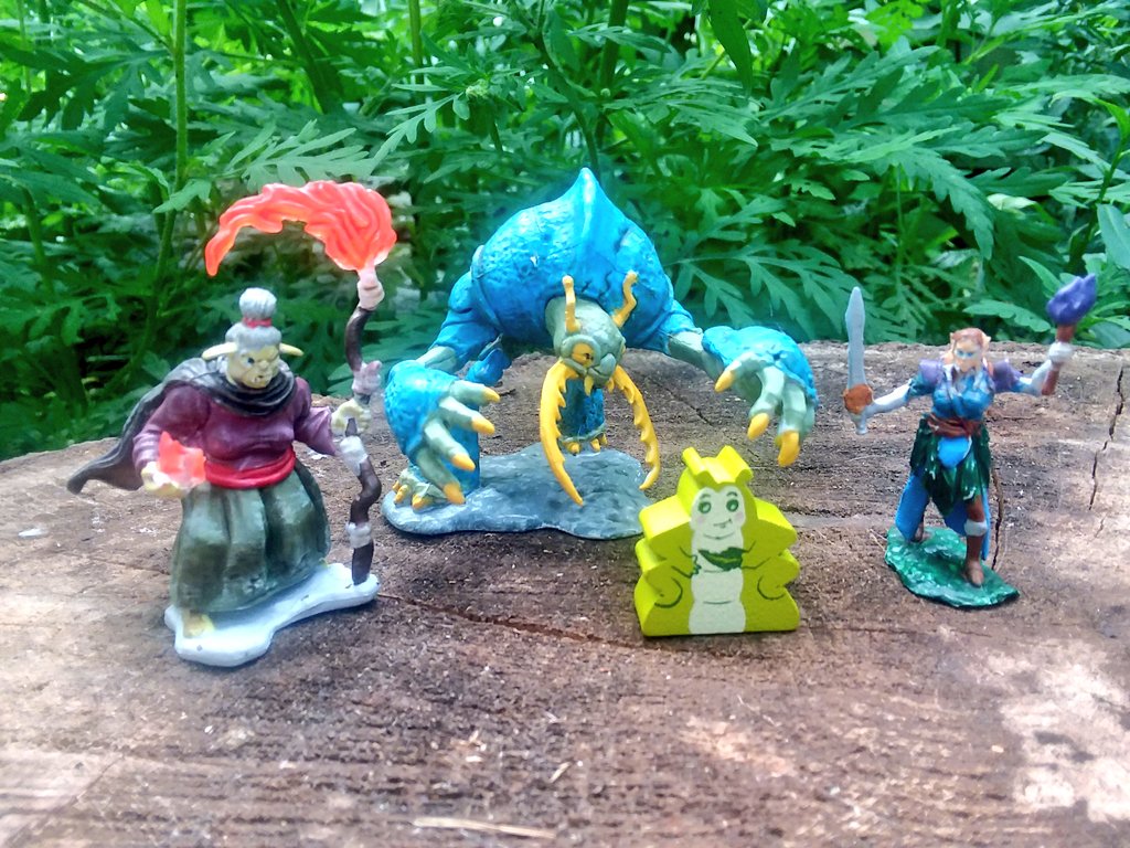 mamagames's tweet photo. Painting complete. The teen left midday for a concert, so his bard is unfinished. I will post better final pictures later but here are MechDaddy's bugbear, my umber hulk, and JengaGirl's elven fighter.
@gencant #GenCant #GenCant2018 #GCentry18 https://t.co/Rss6q8LtNg