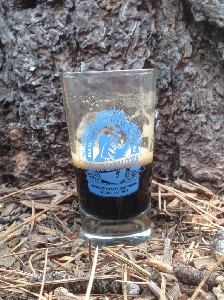 Corkscrewerbeer's tweet photo. If my (weekend) Morning Routine incorporated the eponymous @KineticBrewing austere, perfectly roasty, delicious Corvo coffee porter, my mornings would be infinitely more enjoyable. For me AND my loved ones. #bluesapalooza https://t.co/S6gEheKtwq