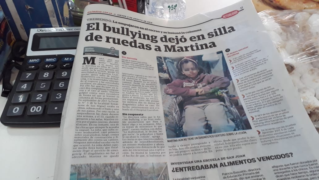 juanjo_castro's tweet photo. Hoy visite a Martina que sufrió un accidente en la Esc N°7 en el recreo y quedó en silla de ruedas. Le lleve unas zapatillas, fue hermoso ver su alegría y lo feliz que me sentí cuando me estiró sus bracitos para darme uno de los abrazos más lindos y sinceros que sentí hace tiempo https://t.co/wBhZTs0yUY