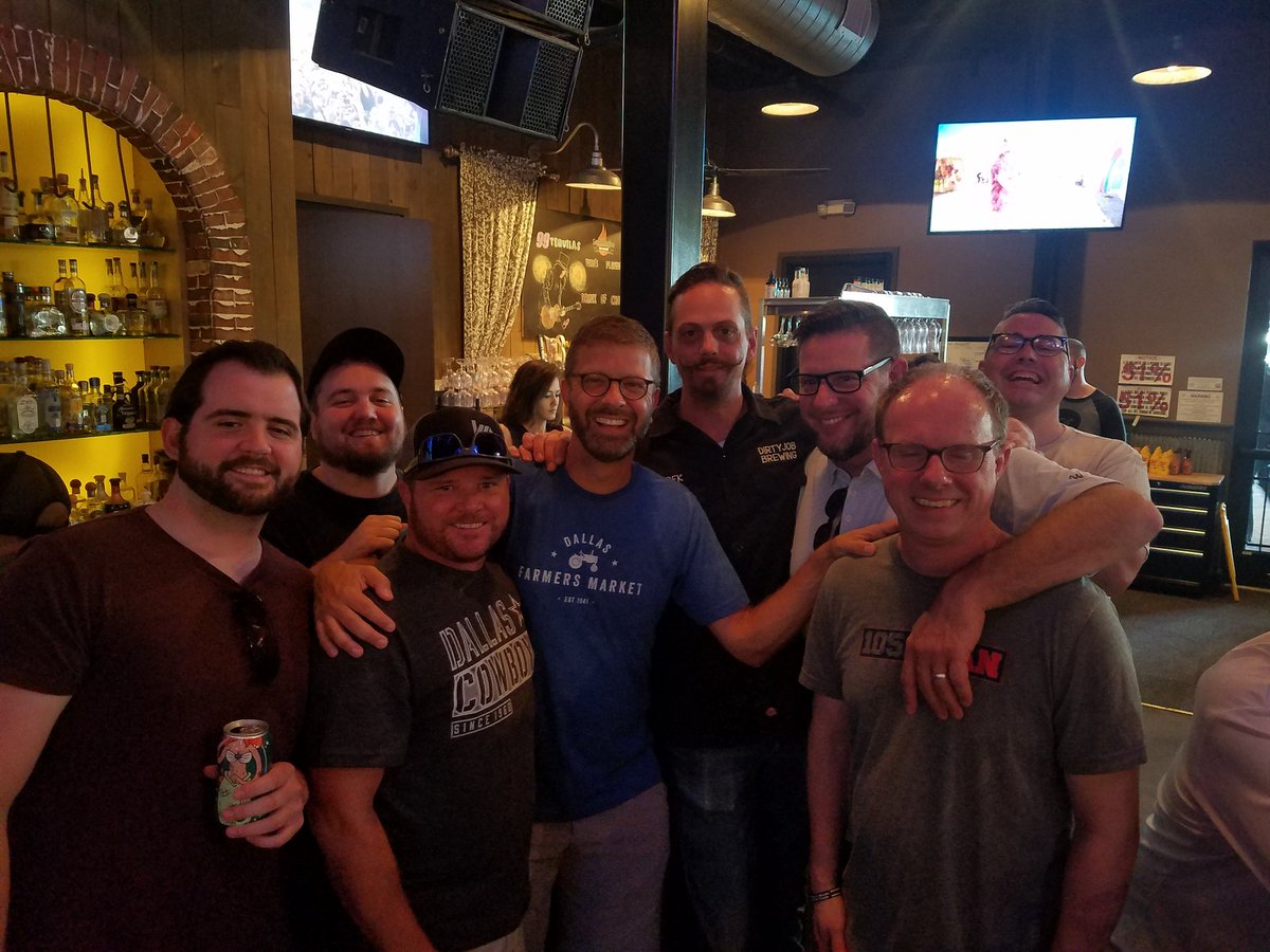 dirtyjobbrewing's tweet photo. Brew Crew! Represent! @SkinWade @ktfuntweets @Shippyfunsports @BenRogers @gjspittle @DMS_Roofing #dirtyjobbreweing #makeithistoric #getchabeer https://t.co/XYHL1kAW3z