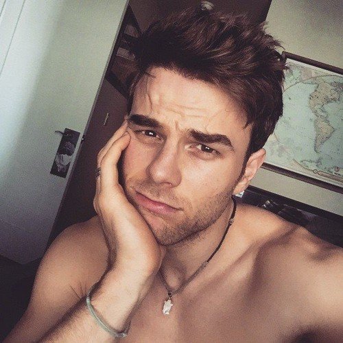 Hoje Nathaniel Buzolic, nosso querido Kol, está completando 35 anos! 
Happy bday Nate from Brazil. We love u! 