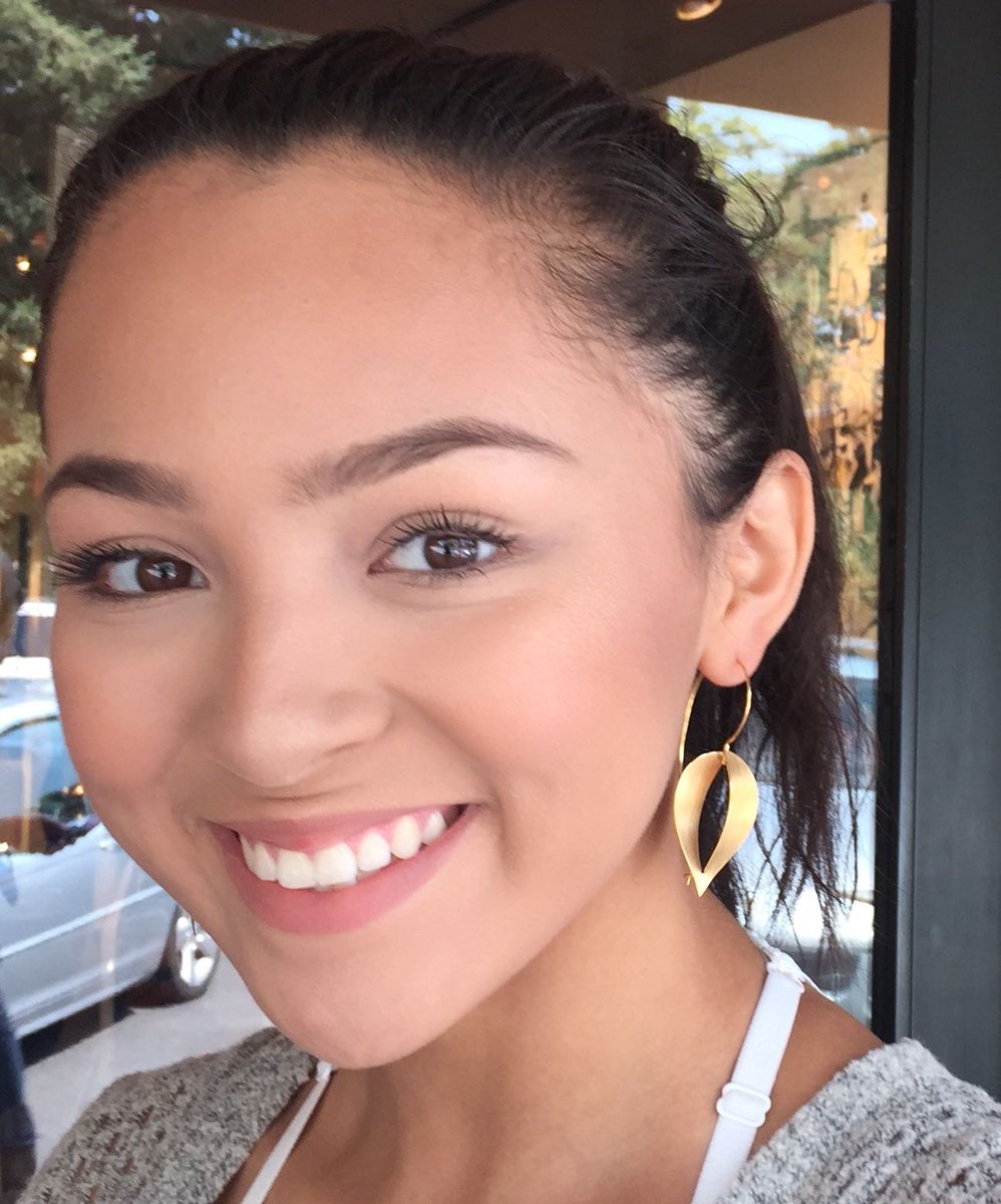 terrafirmaArts's tweet photo. Stop by and see Maria Rzewuska's new collection. These earrings are made of yellow gold over sterling silver. 

#rzewuskadesignerschmuck #mariarzewuska #earrings #jewelry @SonomaPlaza @sonoma #onthesquare #ontheplaza https://t.co/QRGU6Y8irh