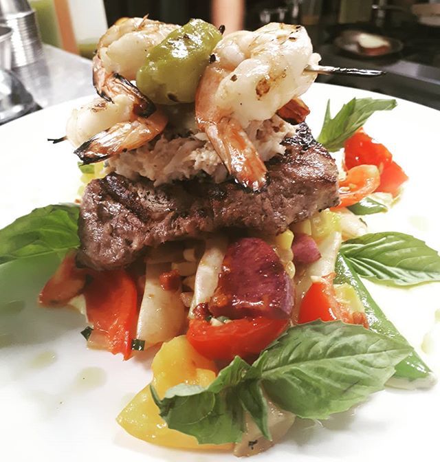 Surf n' Turf!
🦐🐄🦀🥩
Striploin . Shrimp Skewer . Crab Salad . Hollondaise
🥚
Yes please! ift.tt/2vFGdM4