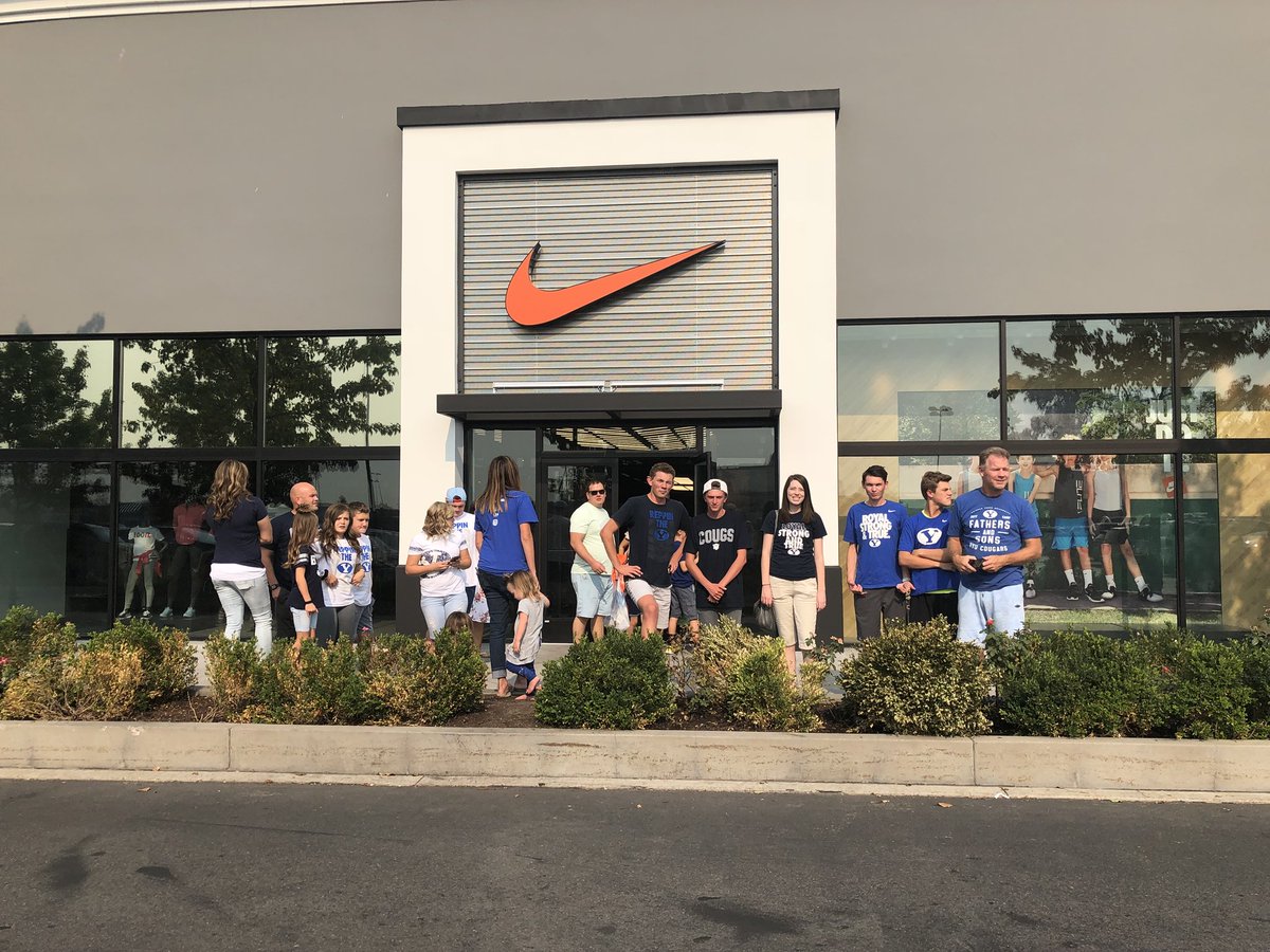 Taylorharward's tweet photo. @BYUCougars you’ve got a crew here with no flag. Where ya at? https://t.co/77o1Lz9AMU