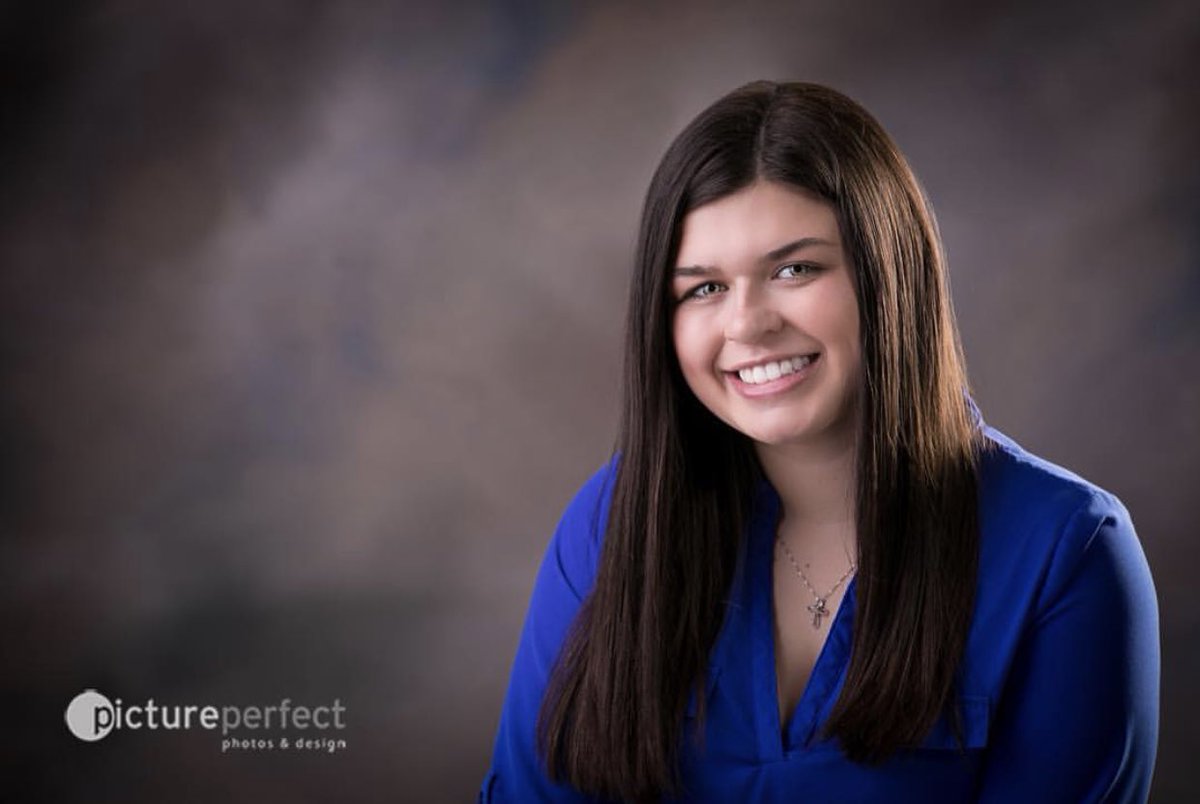 yourpicperfect's tweet photo. a timeless classic portrait is a perfect one for grandparents! @sharrockyc looks amazing in her’s! contact picture perfect for your senior picture needs! https://t.co/H4zYtNEW5l