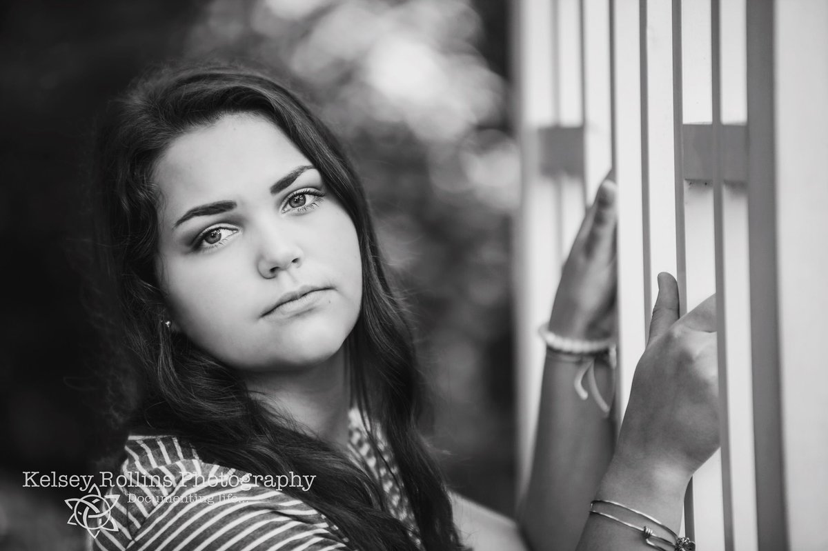 Brooke, ‘19  Hanging out at The Manor House on a warm Ohio morning. 
#senior #seniorphotography #ohio #eastwood #portraitphotography #seniorportraits #wildwood #themanorhouse #toledometroparks #toledo #toledophotographer