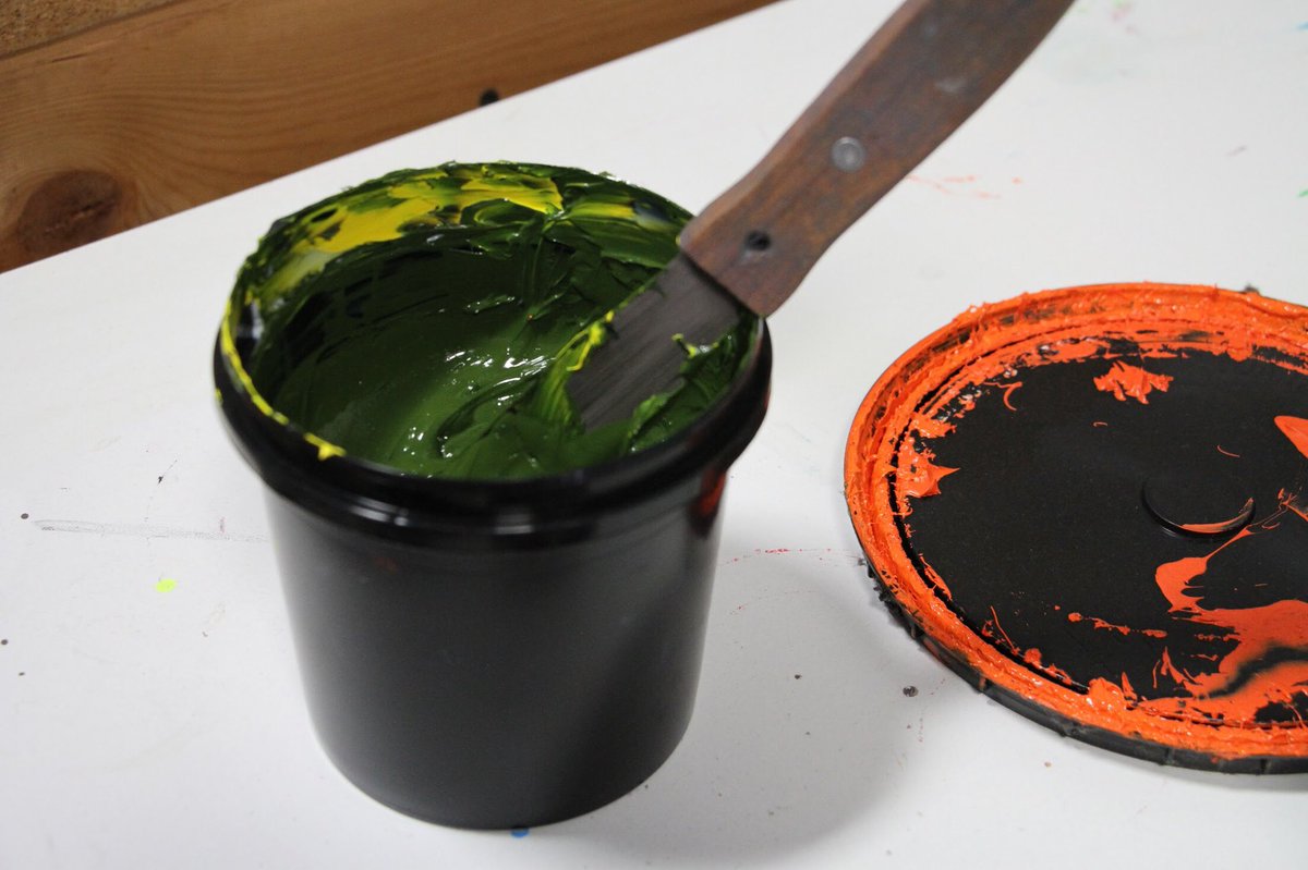 BrownBoxTees's tweet image. another week in the books 📚 how do you feel about it being august already?!