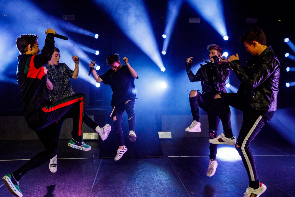 .<a href="/whydontwemusic/">Why Don’t We</a> closing out another AMAZING Show of the Summer! Thank you to all of the artists and our #SOTSFam for the best day ever! #SOTS 😍🙌☀️🍫