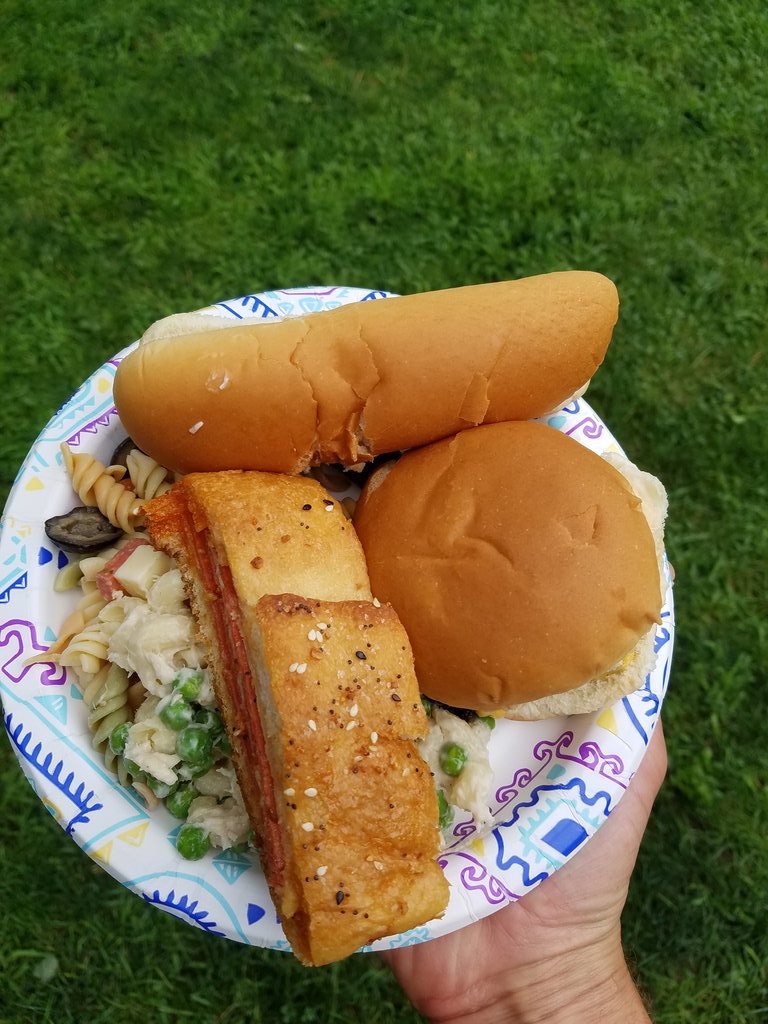 MStadolnik's tweet photo. Prerace dinner for tomorrow's race. Yup, that's a burger on there... pre-race tradition. @run4kerri
The dog is a bonus. Let's get it on! https://t.co/J27LSkbh75