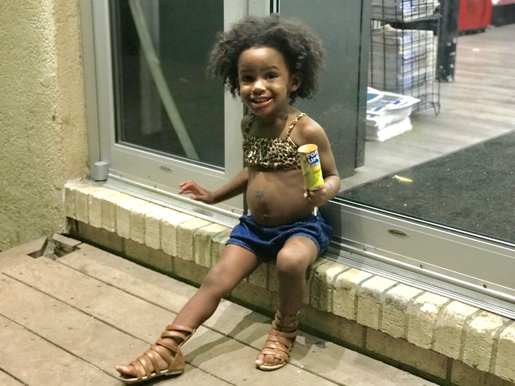 lilneen's tweet photo. Ah! Push it. Ohh baby, baby! 💕 #weekendvibes #summervibes #curlfriend #curlykid #personalperson https://t.co/JitxevAAW0