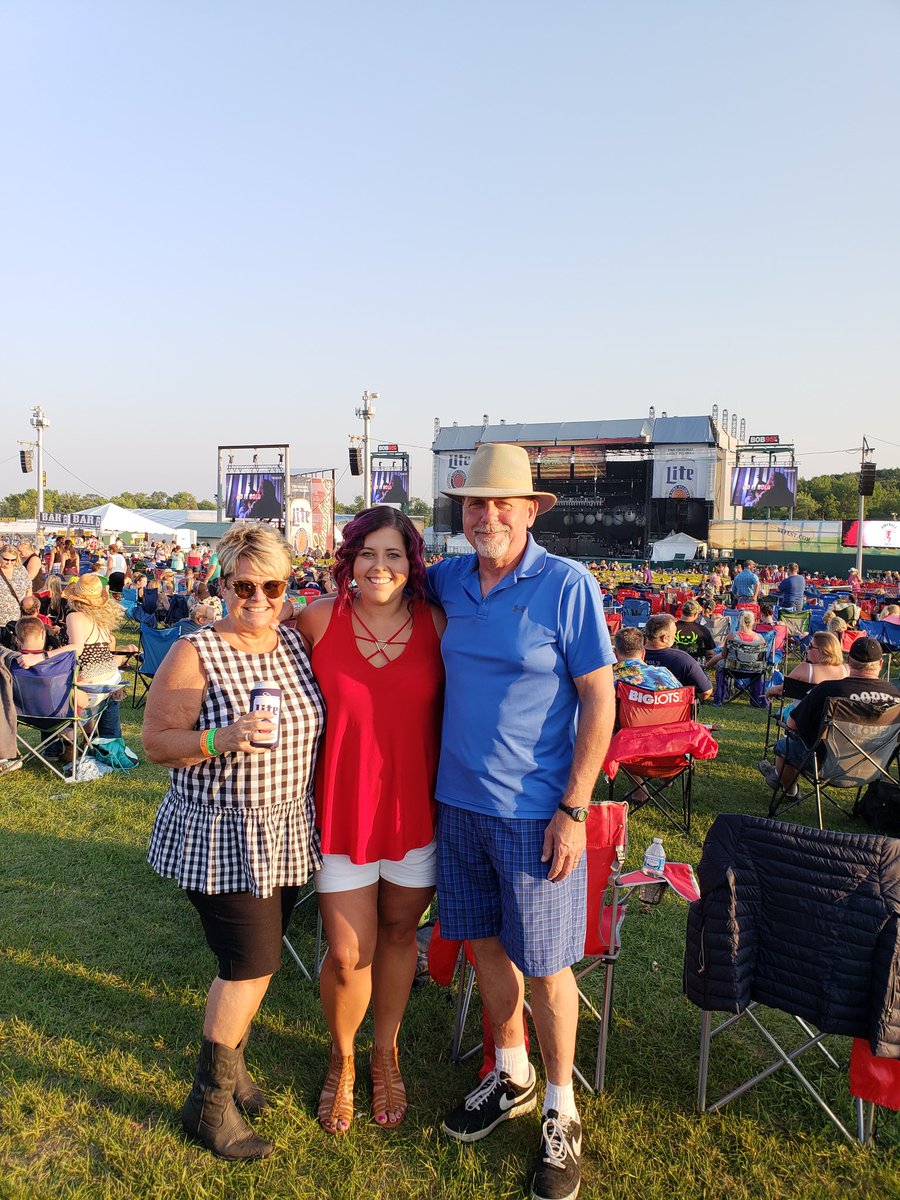 Jayy_Kay_'s tweet photo. Round 3! Thank you wefest for the best weekend getaway with my parents❤ #WEFest #memoriesmade https://t.co/YQIpNfTPeb