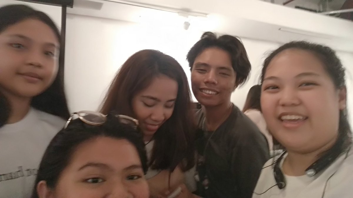 deloulou___'s tweet image. @1DMetro thank you for organizing this event, because of you i've met a lot of people yayyyyyyyy!! #1DInfinityPH