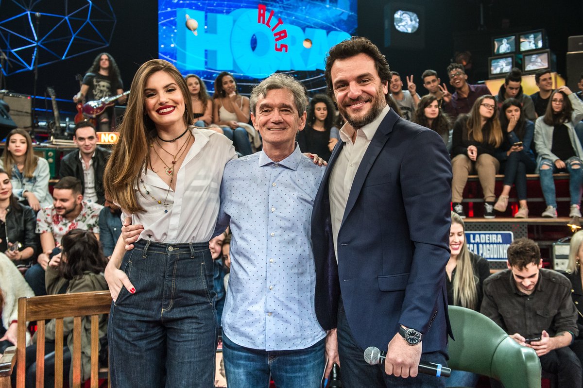 Ótima foto do Serginho Groisman com Camila Queiroz e Rodrigo Lombardi no. 8...