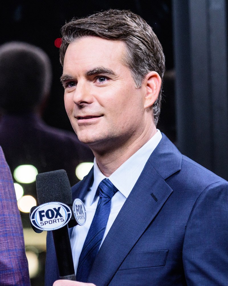 Happy Birthday 
   To 4 time NASCAR champion 
  Jeff Gordon! 
