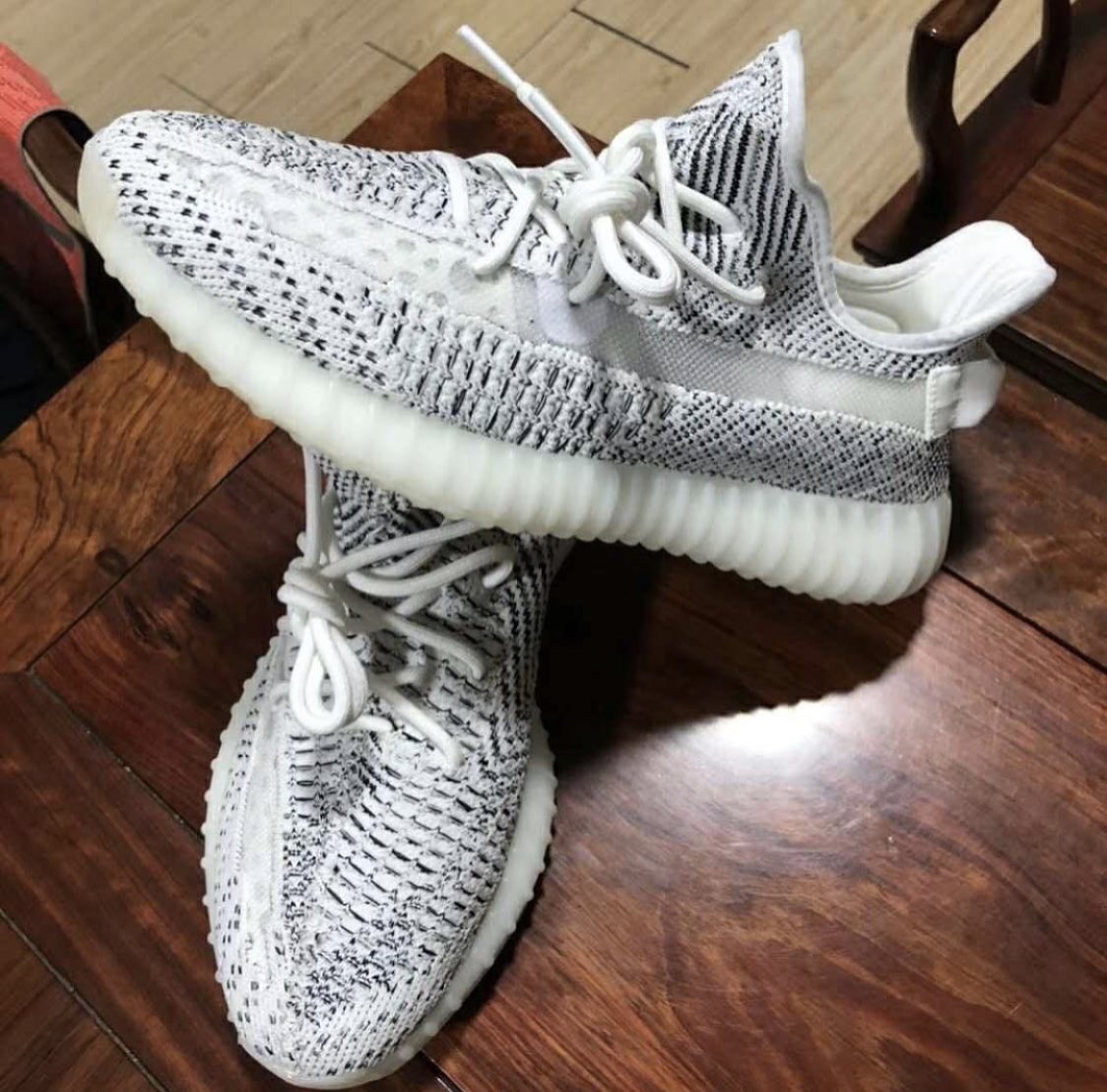 yeezy 350 static fit