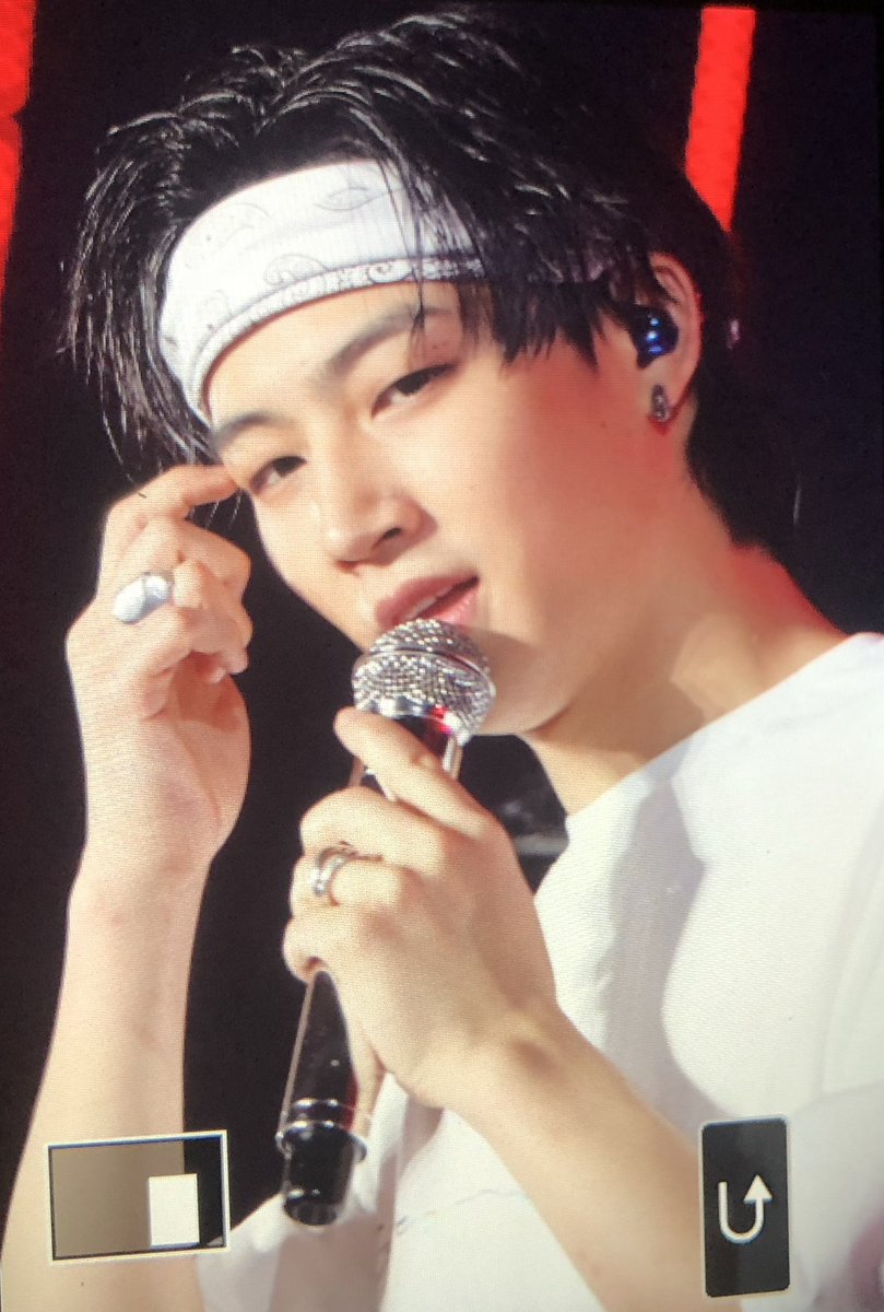 inceptionjb94's tweet photo. [PREVIEW] 180804 🤔 #JB 
#GOT7⁠ ⁠⁠ ⁠
#갓세븐⁠ ⁠⁠ ⁠
#EyesOnYou⁠ ⁠⁠ ⁠
#GOT7WORLDTOUR⁠ ⁠ #EYESONYOUINSG https://t.co/XgSPLkL9aQ