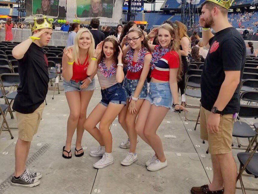 heyy_its_shan's tweet photo. ✨ Right there where we stood 
was holy ground. ✨

#ReputationStadiumTour #reptourfoxboro #reptourgillette https://t.co/53xIoexpJl