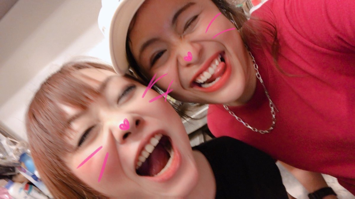 halfmoon0609's tweet photo. 今日は元気いっぱいよしみが出勤します😊皆んな元気わけてもらってー😁💫☄️🔥💥
本日のメンバー、美紀、よしみ https://t.co/N55Cqr7QXh