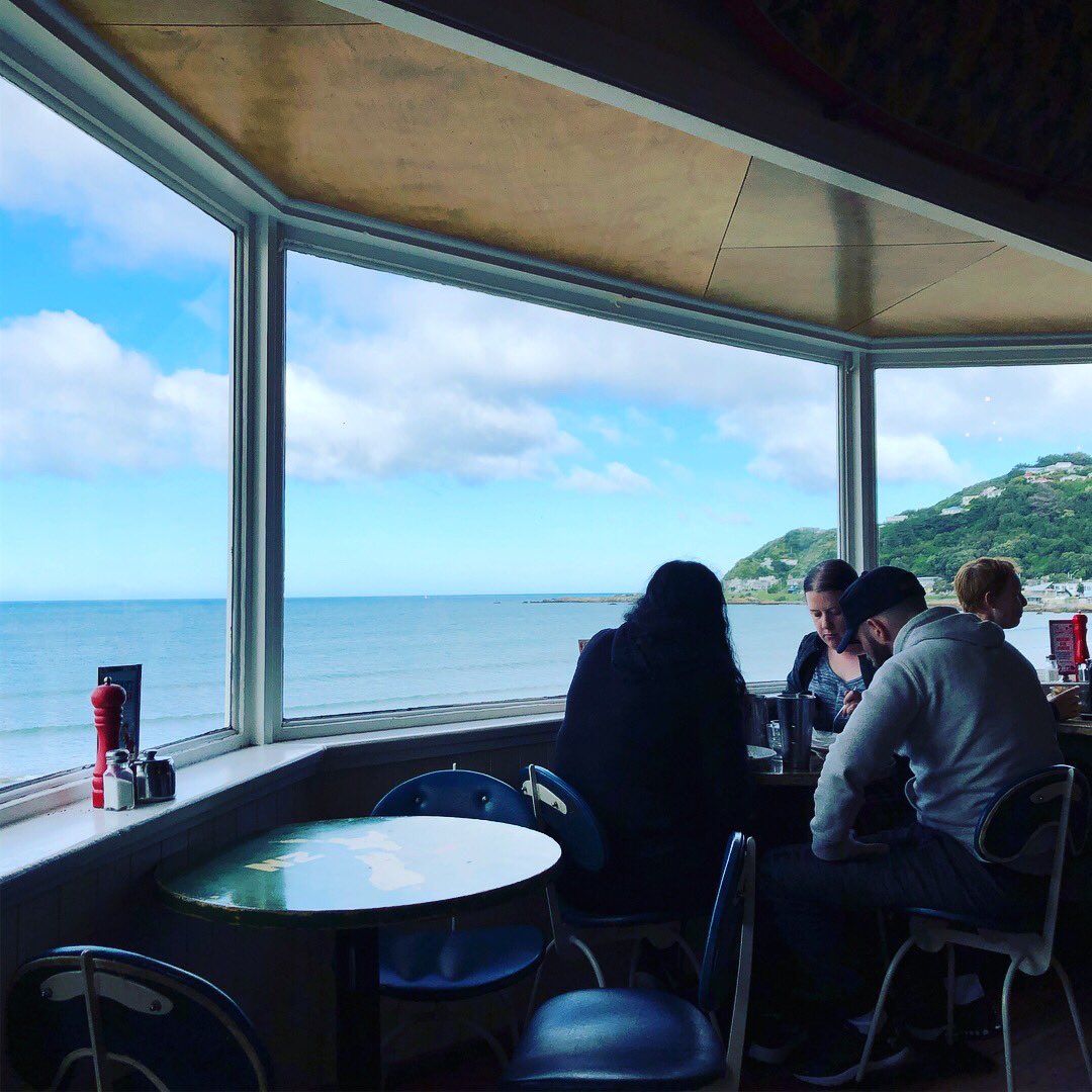JiojiRavulo's tweet photo. Amazing outlook for lunch last week at the equally amazing Maranui Cafe in Wellington NZ #DeliciousView #DeliciousFood https://t.co/wEvvbyO395