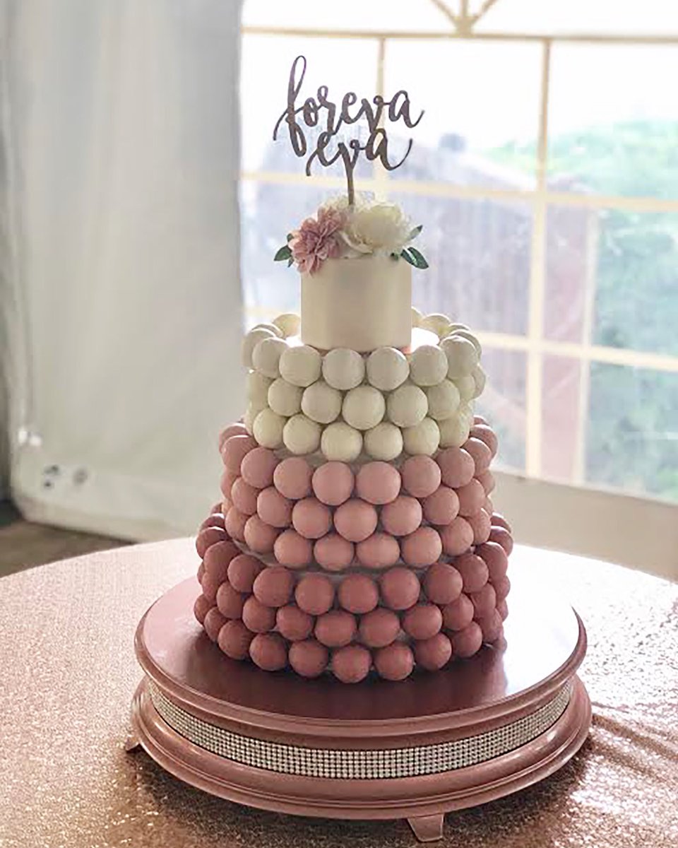 jenni_pops's tweet photo. Beautiful Catawba wedding! Congrats to the amazing bride and groom! ✨🎂✨ #jennipops https://t.co/cWMKuqqZcm
