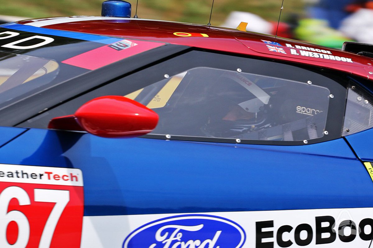 MeccaofSpeed's tweet image. @ryan_briscoe climbing the hill to Turn 6 @roadamerica during qualifying.
#ryanbriscoe #roadamerica #meccaofspeed #chipganassiracing #imsa
