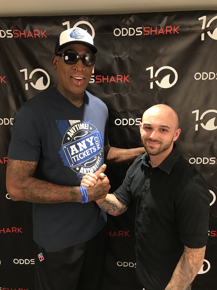 ChristianPina's tweet image. Safe to say @OddsShark puts on a once in a lifetime party. #OSx10 

Let’s lay off the short jokes, guys.