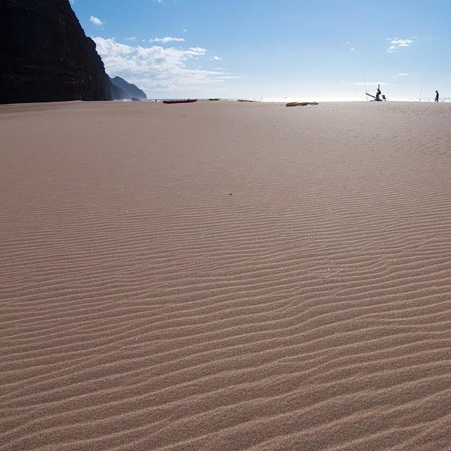 Wind groomed sand. #unrealhawaii@unrealhawaii instagram.com/p/BmFMigsATlF/