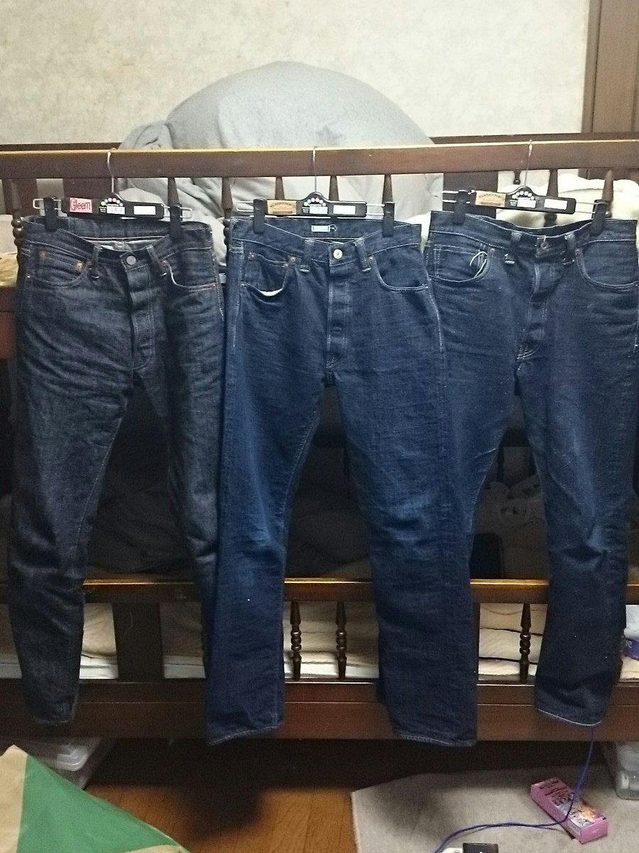 Yas_Iek_junkey's tweet image. #このタグを見た人はお気に入りのデニムを貼り付ける
現在育成中のレプリカジーンズ三兄弟！！。
左から
GLEEM 206
WAREHOUSE DD 1001XX
WAREHOUSE DD 1003SXX