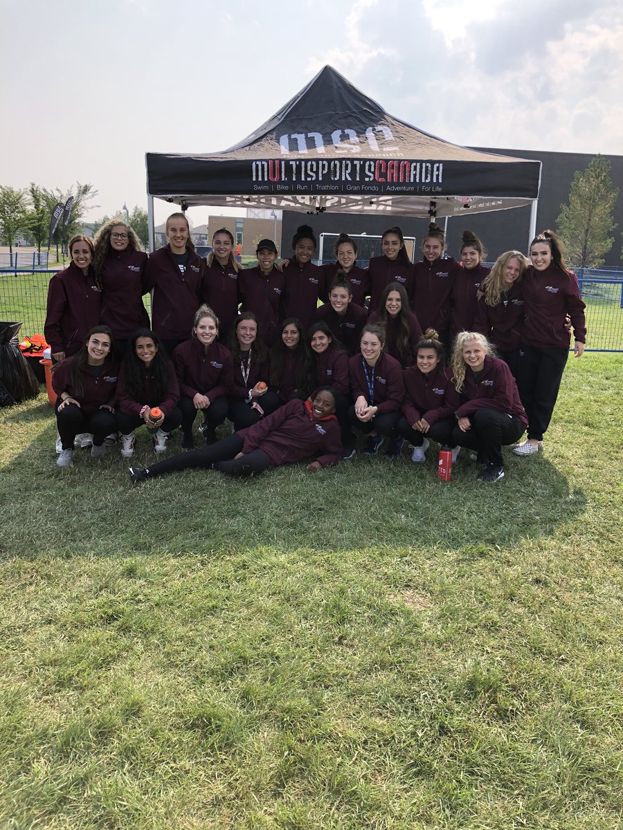 Griffins_WSOC's tweet photo. W⚽️ | We had a blast helping out with the Terwillegar Towne Triathlon bright and early this morning 🏊♀️🚴🏼♀️🏃🏻♀️
#griffsinthecommunity
#gogriffsgo https://t.co/RdfAhb2brF
