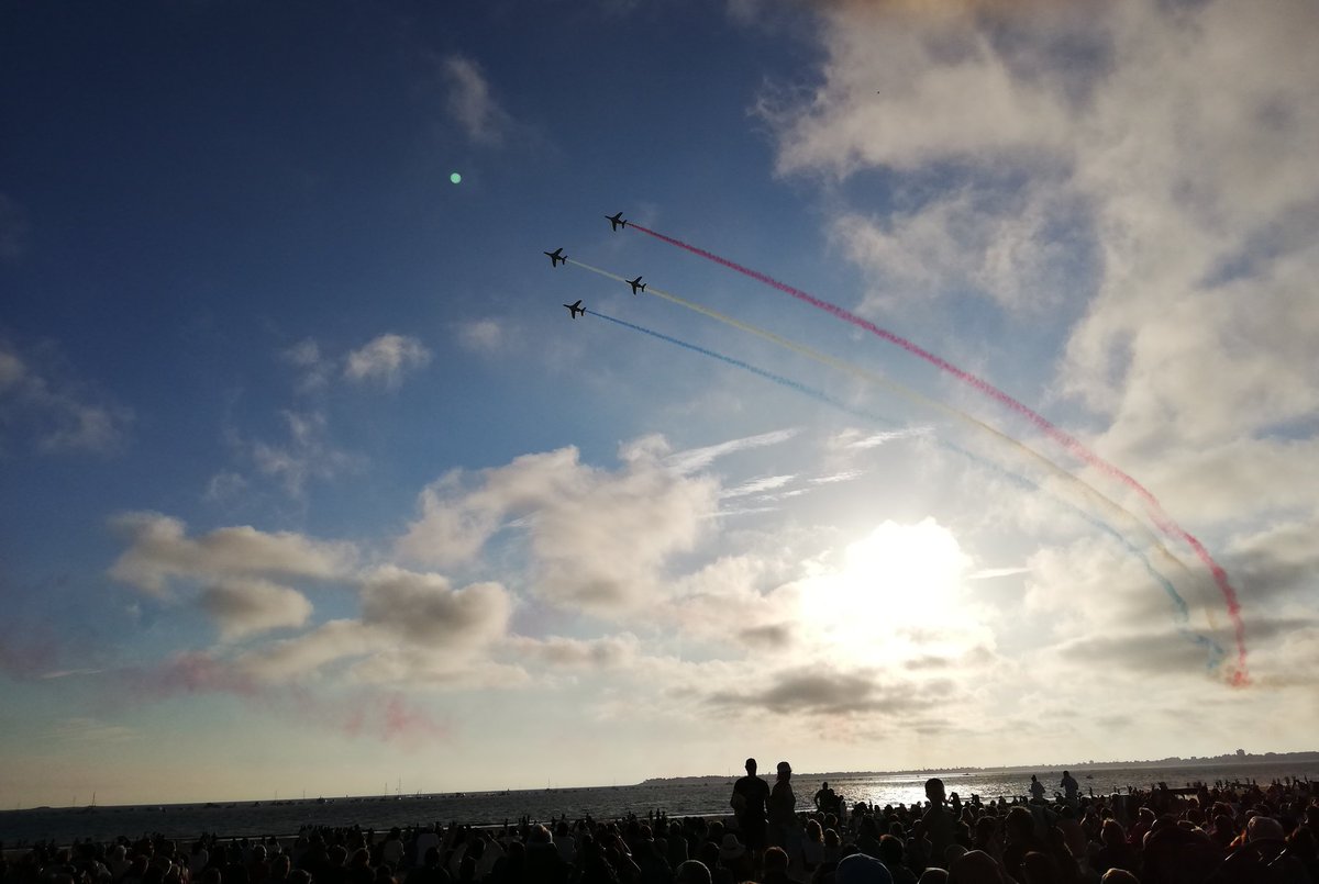 SorinBaptiste's tweet photo. Quel beau spectacle de la @PAFofficiel à #Pornichet. Ça doit être incroyable de vivre ça de l'intérieur. Bravo à @AthosLeaderPAF et à son équipe. Cc @pornichet44
#MeetingAérien #PleinVol https://t.co/W45QQGIFYL