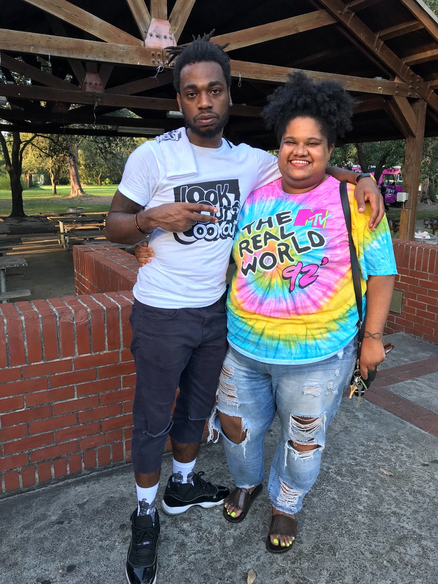 Simply_Annick's tweet photo. #LookOutCookOut was a success! S/O to @DJLuckyC & everybody involved. I watched them give away 1000 bookbags! That’s major! https://t.co/aNYREId4vC