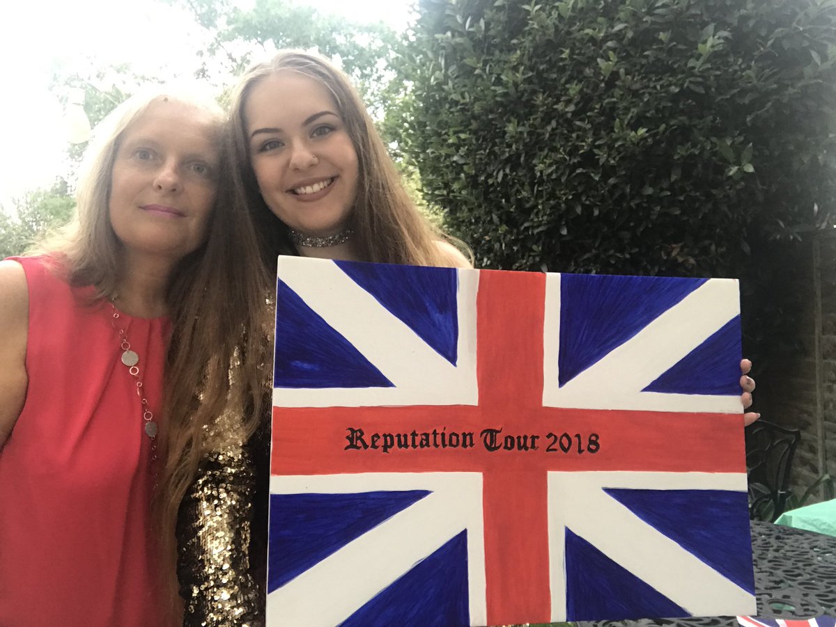 FinaIlyFearless's tweet photo. We can’t wait to fly 4180 miles to Houston TX, to dance all night with you Taylor❤️🇬🇧 Thank you for helping me with so much for the last 5+ years❤️ @taylornation13 @taylorswift13 #ReputationStadiumTour #RepTourHouston https://t.co/wuaT2tYgE0