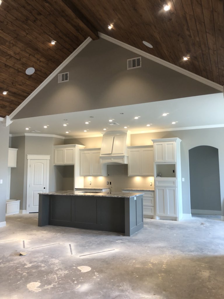 BuiltByBAM's tweet image. Love the colors and style of this kitchen. Beautiful open concept with awesome #lowvoltagelighting everywhere! Who else is excited to see how the floors tie it all together?
#builtbybam #energyefficiency #newhomes #wacotx #wacochamber #paradeofhomes #kitchendesign