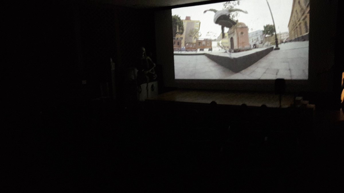EloyRodrguez6's tweet photo. En la proyección de "Decadenzia" una pelicula de skateboarding en @iztajoven con @ShadiCharbel @manzanarespaco @LiticaGriptape https://t.co/2YIo0q9CXw