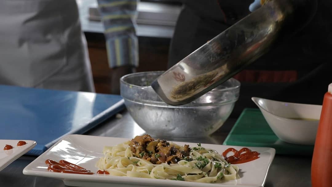 BambaTVKenya's tweet image. NOW: Everybody appreciates good food and tantalizing delicacies. Don't miss out on the premiere of #GetInTheKitchen from 6pm only on @KTNKenya.#GoodFood #GoodTV #Delicacies #Yummy