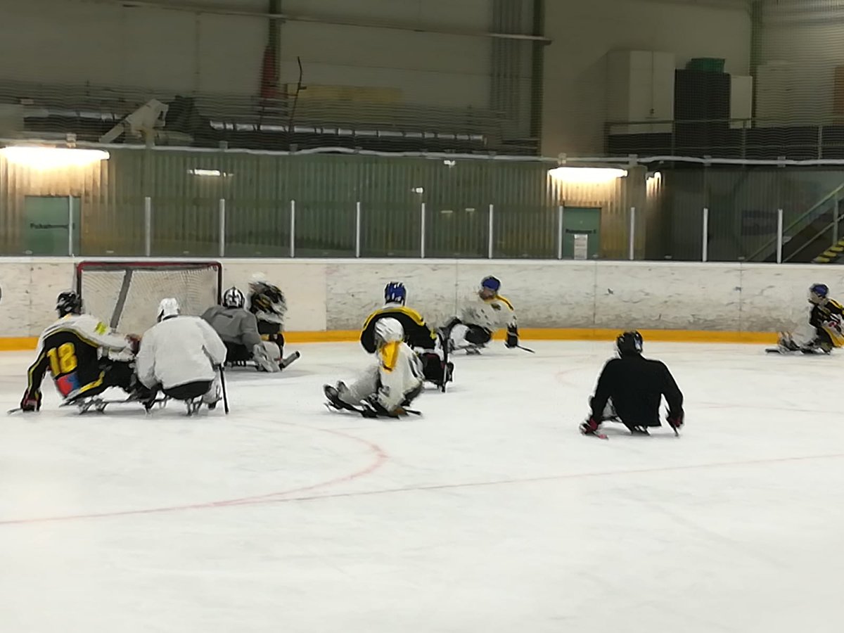 Aina kun jotakuta kiinnostaa, on para ice hockeya promottava. Kiitos juttuhetkestä <a href="/F1MikaHakkinen/">Mika Häkkinen</a> joka oli Pajulahdessa <a href="/ValtteriBottas/">Valtteri Bottas</a>'n <a href="/VBDuathlon/">VBDuathlon</a> iin osallistumassa. #paraicehockey #kohtimmkisoja