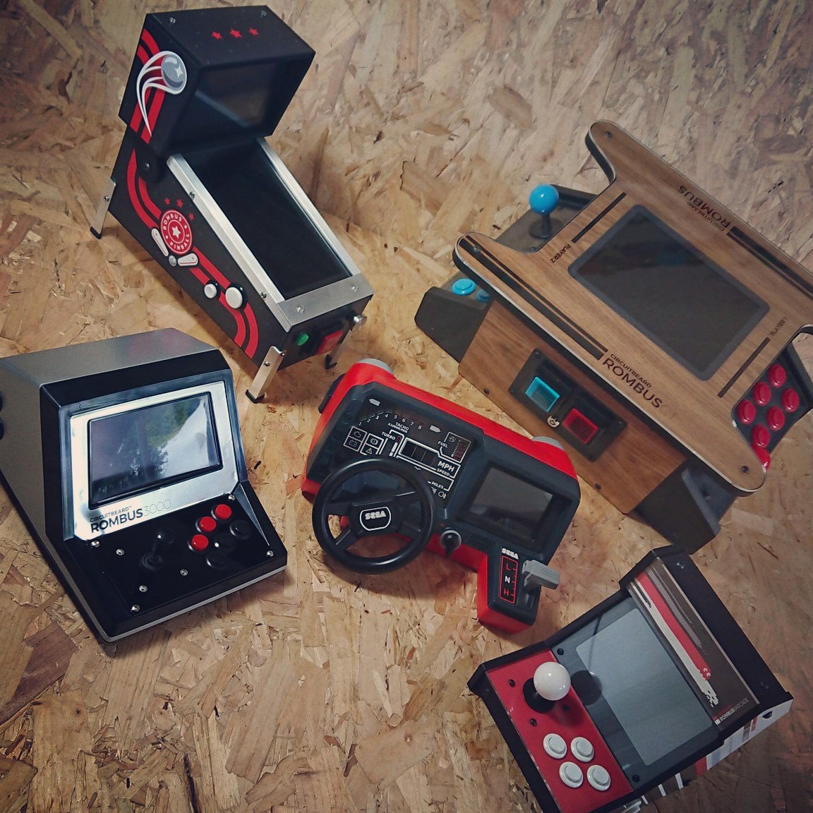 Updated #rombus family photo now with the #rombus #barcade. I love creating these little arcades. I'm building quite the collection. Which is your favourite so far? #RaspberryPi #retrogaming #picade #arcade