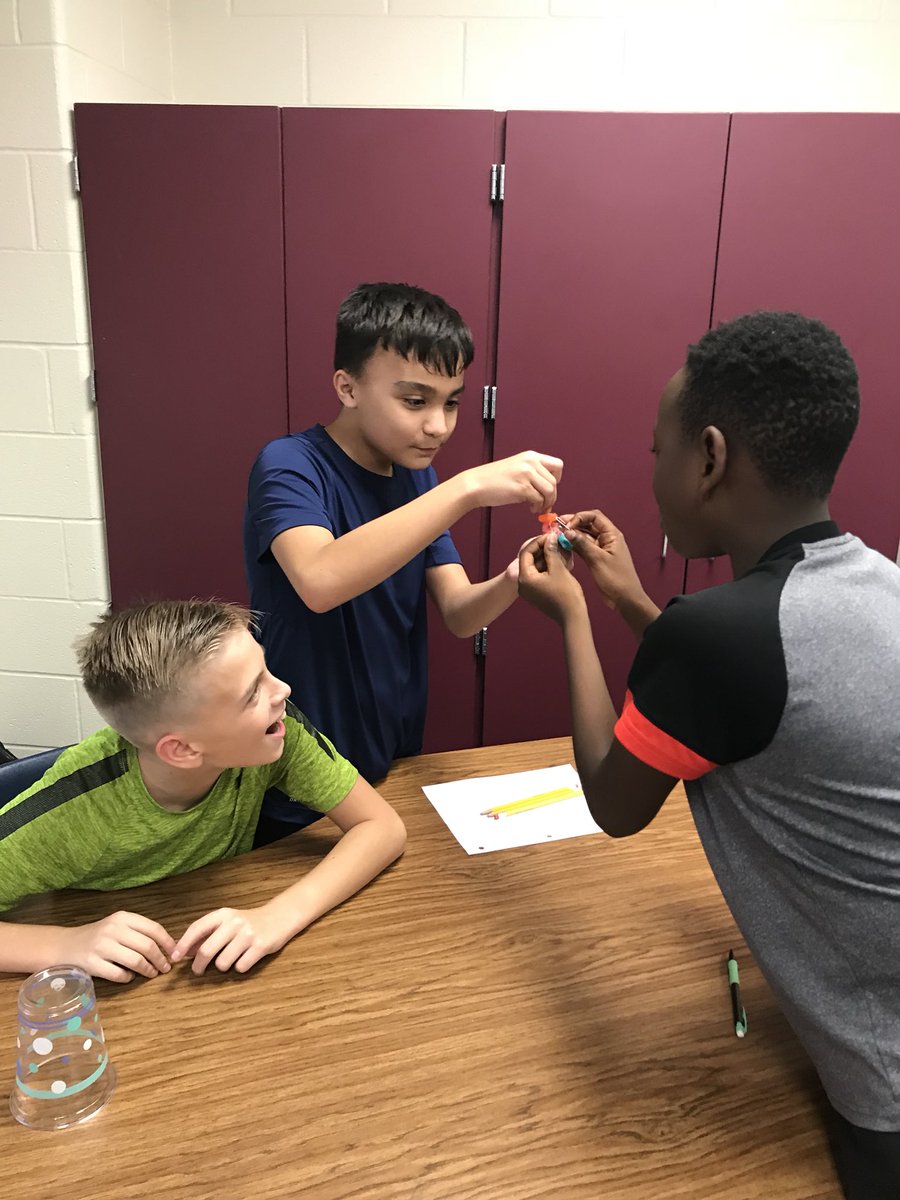 XaocSpace01's tweet photo. What a great start to the new school year! Love my ELA classes! @CryarCats #teambuilding #Lovemystudents https://t.co/XydHR7CuKR