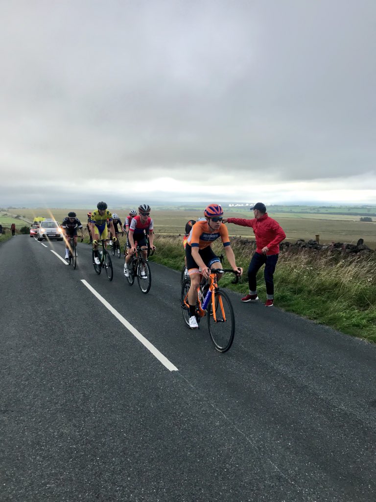 <a href="/Julian_KV/">Julián</a> leads by 20 seconds from a group of 5 including <a href="/JoeyWack/">Joey Walker</a> <a href="/OfficialWIGGINS/">Team WIGGINS Le Col</a> <a href="/williamspete/">Pete Williams</a> @ONEProCycling Kieran Savage <a href="/CYCLING_SHEFF/">CYCLING_SHEFFIELD</a> Daniel McDermott <a href="/ClubFTR/">FTR Milltag</a>. <a href="/Jake_womersley/">Jake womersley</a> <a href="/Holdsworthbikes/">Holdsworth Bikes Official</a> leads the remainder of the bunch. #bcyorkshireroadchamps